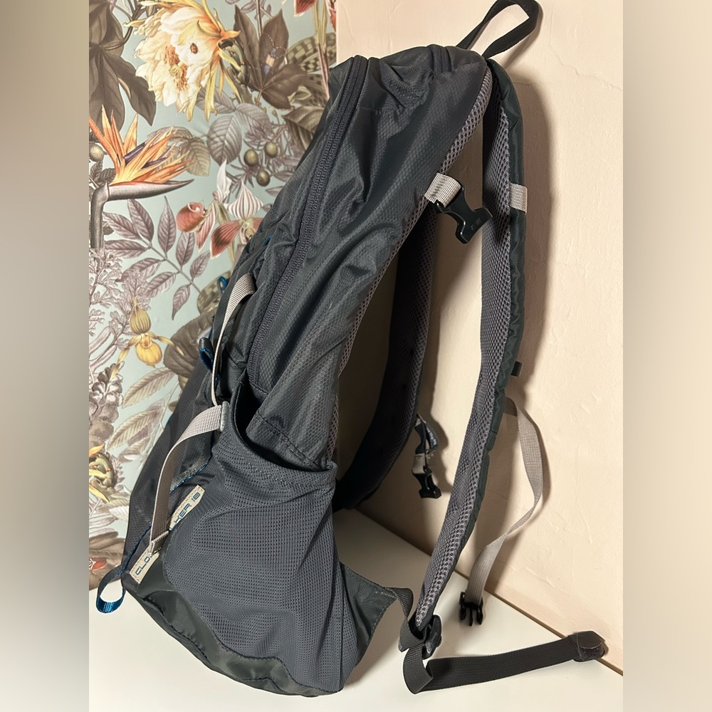 Camelbak Cloud Walker 18 Hydration Pack Without B… - image 3